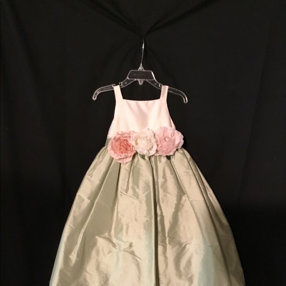 Beautiful Malley&Co little girls dress!